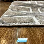 گلیم فرش کناره بژ در جاده رشت به انزلی